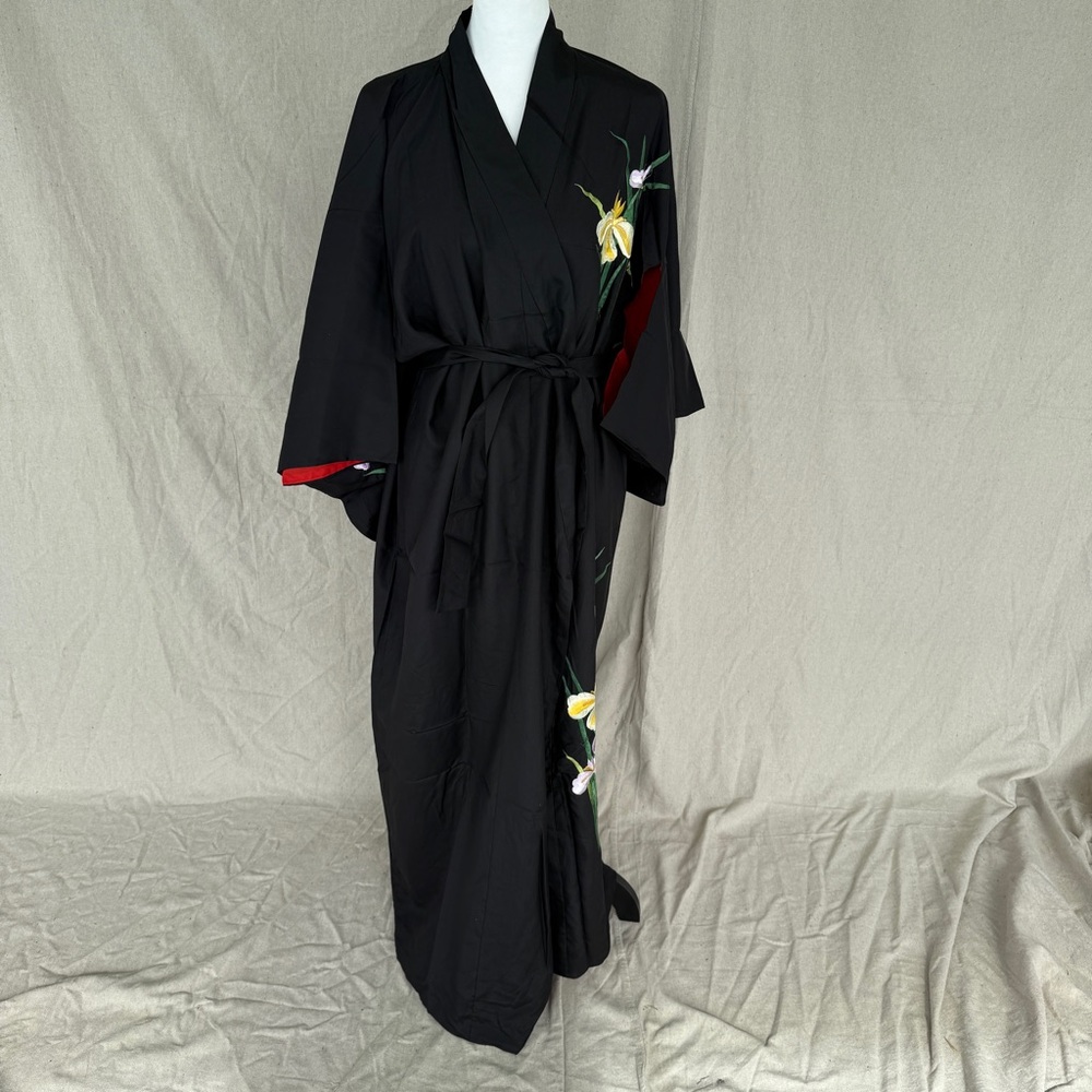 Japanese 100% Silk Black Floral Kimono Size OS